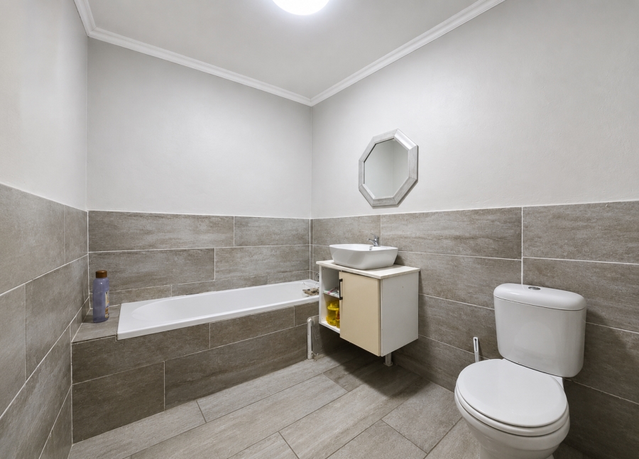 To Let 4 Bedroom Property for Rent in Estate D Afrique North West